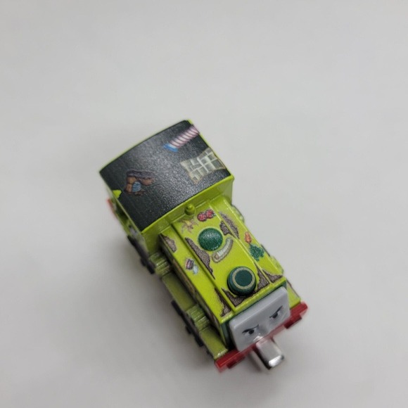 Thomas Diecast Take n Play Along Smelly Trash Scruff Train - Picture 7 of 8